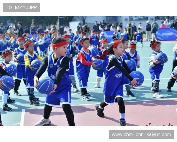 融合舞蹈与篮球：青少年“动感节拍”比赛在南京精彩呈现，青少年篮球舞蹈表演